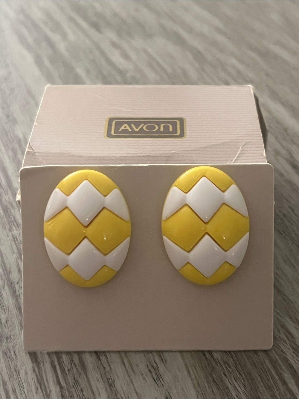 Vintage Avon Sunsations Lucite Earrings with Original Box | 1980s Fashion - Picture 7 of 9
